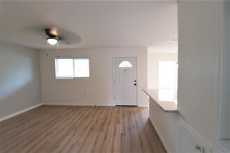 5422 Pine Ave in Pasadena, TX - Building Photo - Building Photo