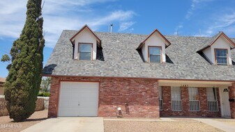 1405 Cessna Dr in El Paso, TX - Building Photo