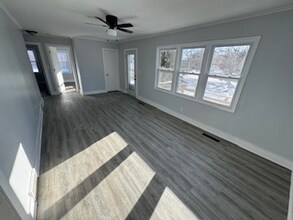 N1601 Powers Lake Rd in Genoa City, WI - Foto de edificio - Building Photo