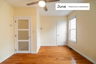 Private bedroom in 3 bed/2 bath Home in Boston, MA - Building Photo - Building Photo