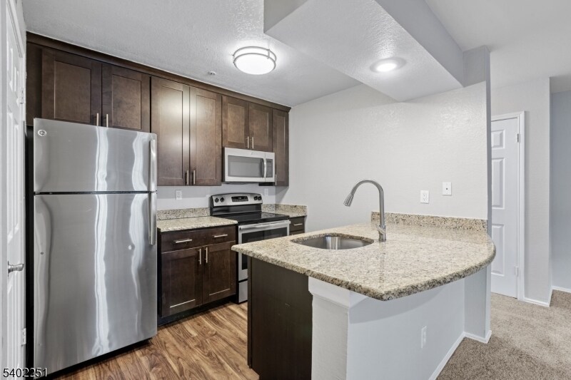 609 NJ-23 in Wayne, NJ - Building Photo