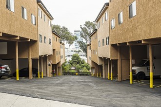 910 East Grand Ave. in El Segundo, CA - Building Photo - Building Photo