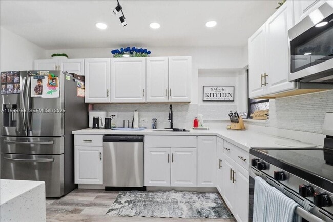 7551 Polk St in Hollywood, FL - Building Photo - Building Photo