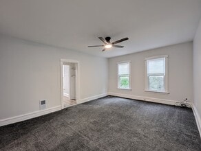 410 Center St in Woodstock, IL - Building Photo - Building Photo