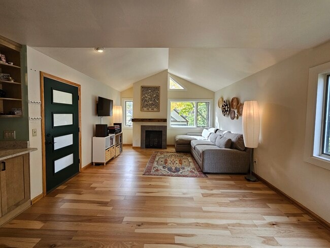 808 Jones Dr in Ann Arbor, MI - Building Photo - Building Photo