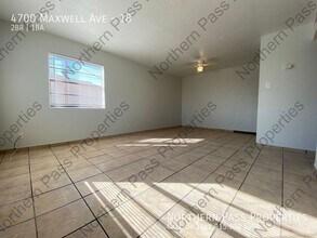 Maxwell Pines in El Paso, TX - Building Photo - Building Photo