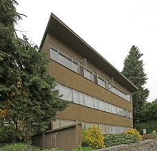 Prince Charles Apartments in New Westminster, BC - Building Photo - Building Photo