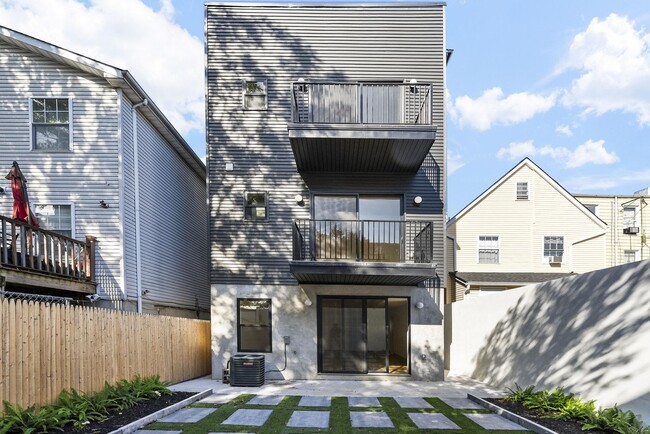166 New York Ave in Jersey City, NJ - Building Photo - Building Photo