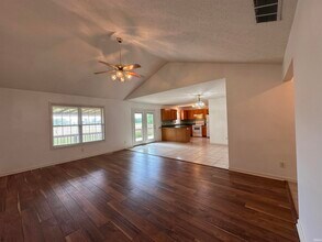 7411 Bent Branch Dr in Evansville, IN - Building Photo - Building Photo