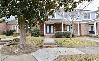 250 E Delaware Ave in Southern Pines, NC - Building Photo