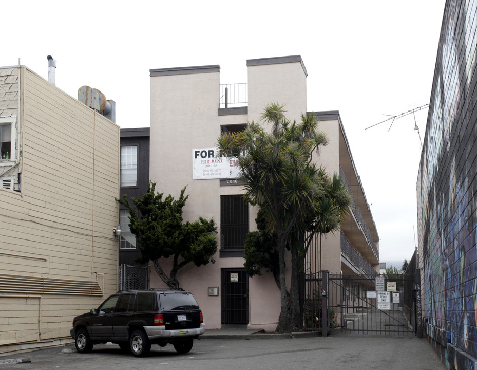 2830 International Blvd in Oakland, CA - Building Photo