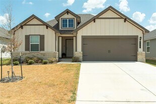 117 Day Wls in Jarrell, TX - Building Photo