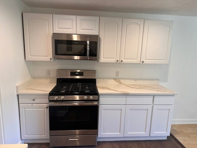 39 Raymond St in Franklin, MA - Building Photo - Building Photo