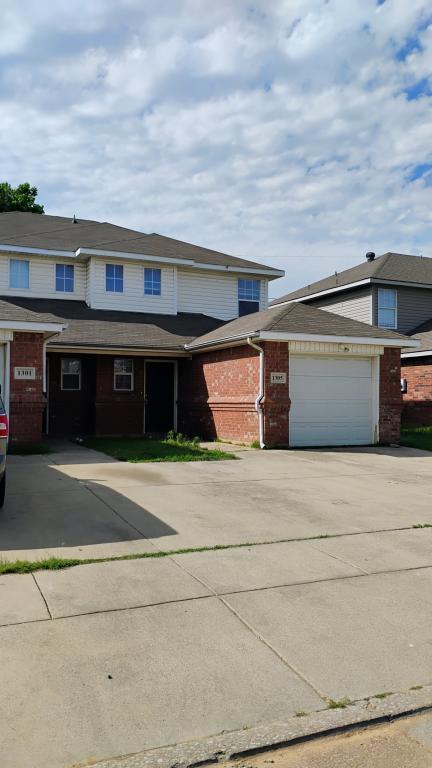 property at 1305 Village Garden Dr