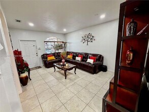 13778 SW 170th Ln in Miami, FL - Foto de edificio - Building Photo