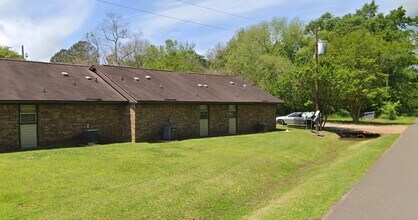 329 Marcus St in Timpson, TX - Building Photo - Building Photo