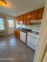 28B Garfield Park in Edison, NJ - Building Photo - Building Photo