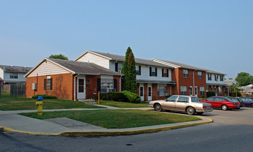Brentwood Square Co-Op Inc in Springfield, OH - Foto de edificio - Building Photo