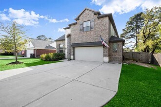 9871 Twin Shores Dr in Willis, TX - Building Photo - Building Photo
