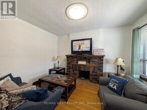 128 Caledonia Rd in Toronto, ON - Building Photo - Building Photo