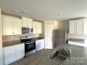 3038 Trailblazer St in Charlotte, NC - Building Photo - Building Photo