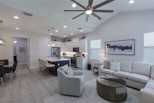 7138 Cayo Coco Ln in Naples, FL - Building Photo