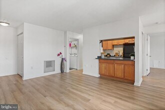 110 Westwick Ct in Sterling, VA - Building Photo - Building Photo