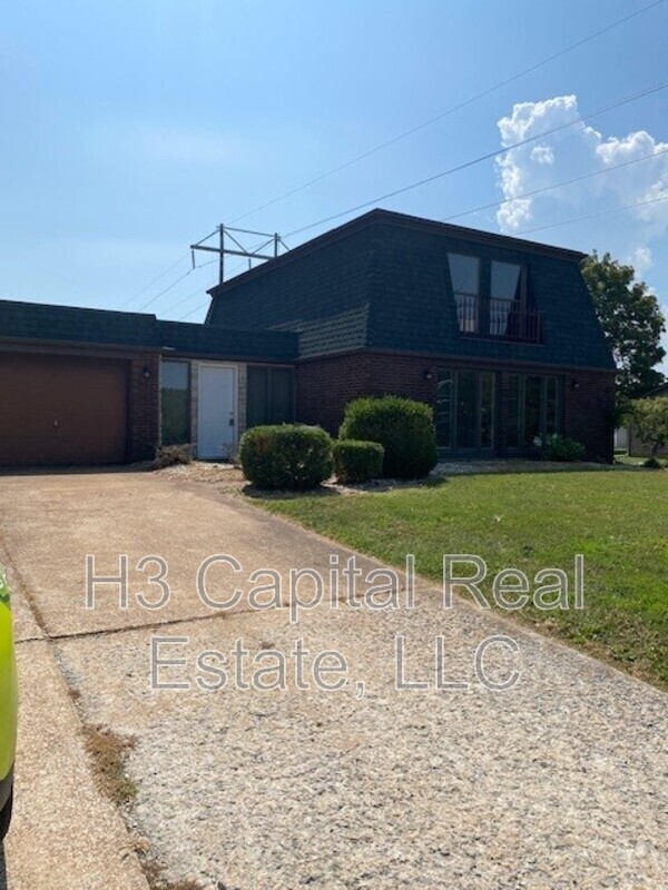 200 Lake Forest Dr in Belleville, IL - Building Photo - Building Photo