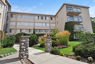 The Hollies in Vancouver, BC - Building Photo