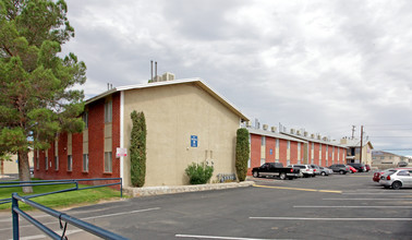 Ashton Parke in El Paso, TX - Foto de edificio - Building Photo