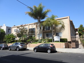 1541 N Formosa Ave in Los Angeles, CA - Building Photo - Building Photo