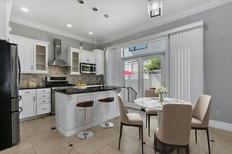 52 Myrtle Ave in Edgewater, NJ - Foto de edificio - Building Photo