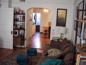 1648 W Barry Ave, Unit G in Chicago, IL - Building Photo - Building Photo