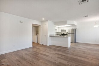 2712 Beaver Creek Ct in Las Vegas, NV - Building Photo - Building Photo