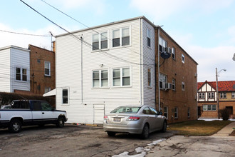 3329 Church St in Evanston, IL - Foto de edificio - Building Photo