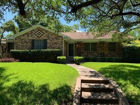 8918 Sweetwater Dr in Dallas, TX - Building Photo