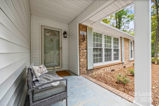 7601 Robin Crest Rd in Charlotte, NC - Building Photo - Building Photo