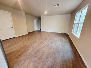 110 82nd St in Lubbock, TX - Building Photo - Building Photo