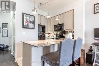 80-580 Absolute Ave in Mississauga, ON - Building Photo - Building Photo