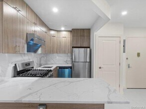 124-28 Queens Blvd in Queens, NY - Building Photo - Building Photo