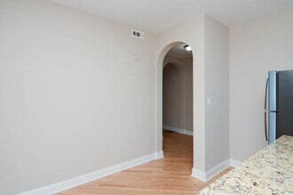 890 Green Bay Rd, Unit J01P in Winnetka, IL - Foto de edificio - Building Photo