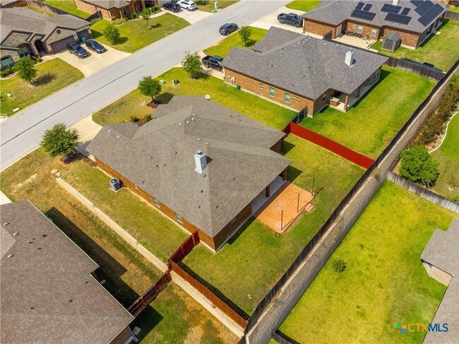 2033 Catkins Ln