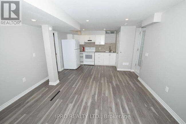 property at 70 Pebblestone Cir