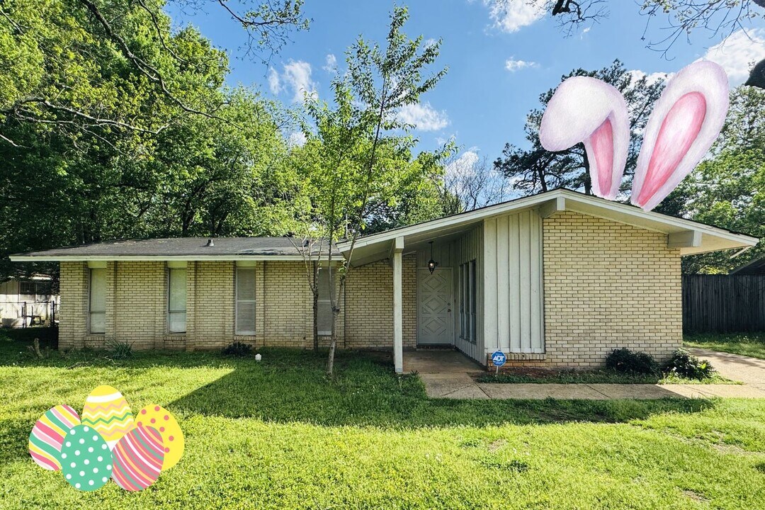 5744 Oakwild Dr in Montgomery, AL - Building Photo