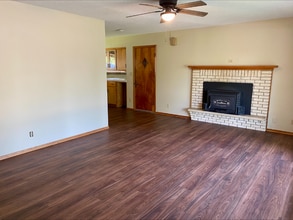 327 W 3rd Ave in Goddard, KS - Building Photo - Building Photo