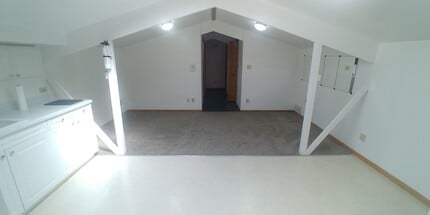 7918 E 500N Rd, Unit 7918-B in St Anne, IL - Building Photo - Building Photo