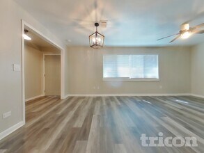 243 E Bay Ave in Longwood, FL - Building Photo - Building Photo