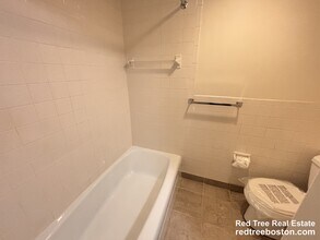 385 Massachusetts Ave, Unit 34 in Arlington, MA - Building Photo - Building Photo