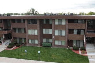 Old Orchard By The Bay Apartments in Essexville, MI - Building Photo - Building Photo