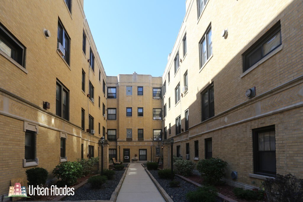 2844 N Orchard St, Unit A09C in Chicago, IL - Building Photo